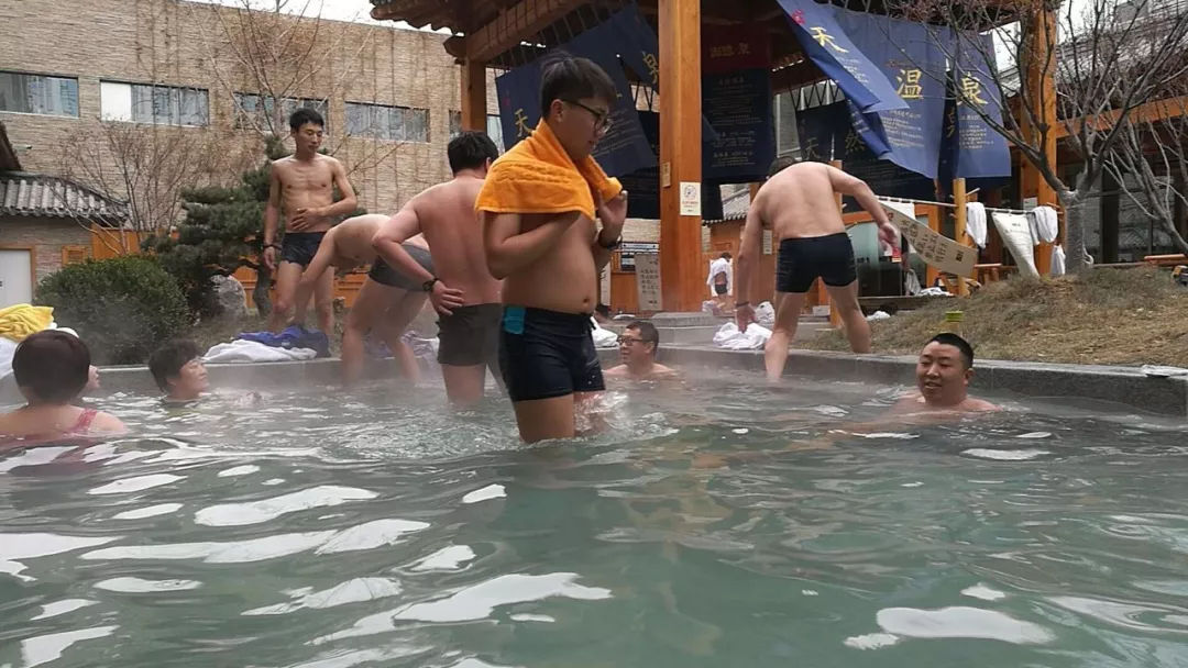 沙巴直播 | 海鲜+温泉双倍满足，这个年会有点嗨！